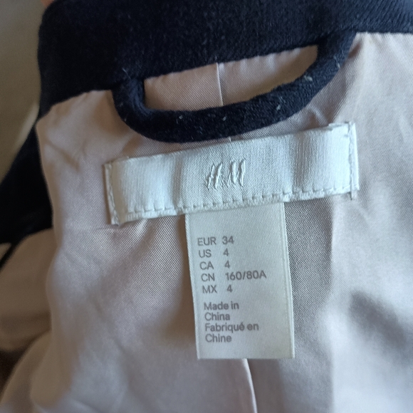 H&M blazer. Navy. Size 4. - Picture 2 of 2